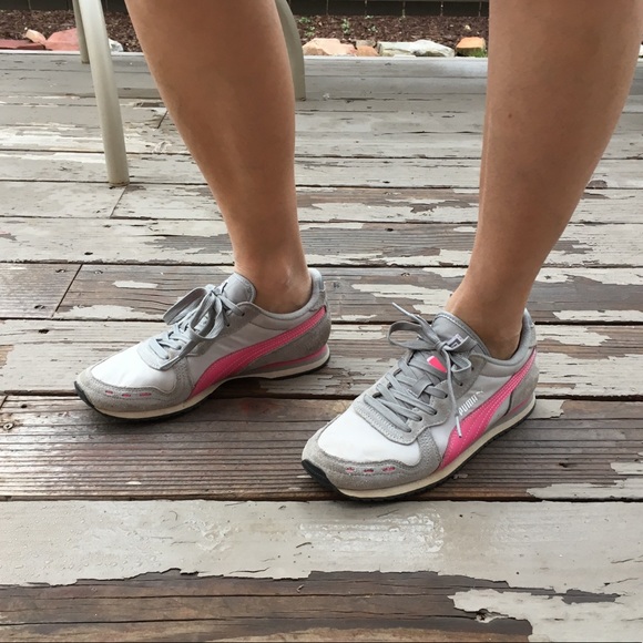 Grey and pink Pumas - Picture 7 of 7